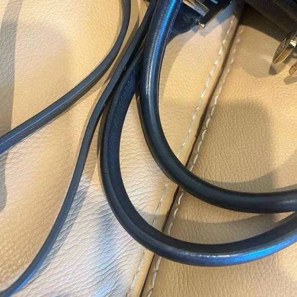 MCM Papillon Black Hand/Shoulder Bag - Picture 5 of 15